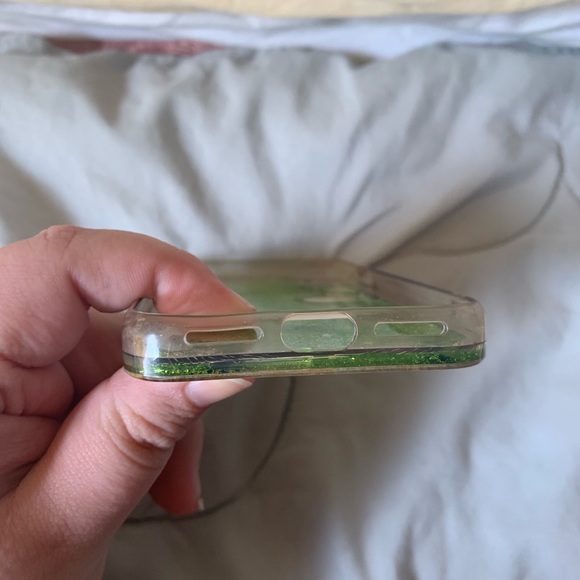 FREE WITH BUNDLE 🖤 iPhone X Avocado Liquid Case - Picture 6 of 8